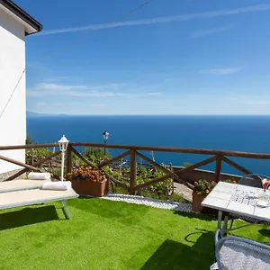 holidays-perla-damalfi.hotels-amalfi.com/