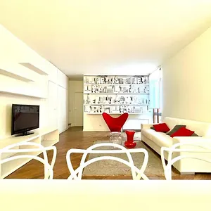 Apartment Domus - Ampia Moderna Casa Su 2 Piani Nel Cuore Di, Verona