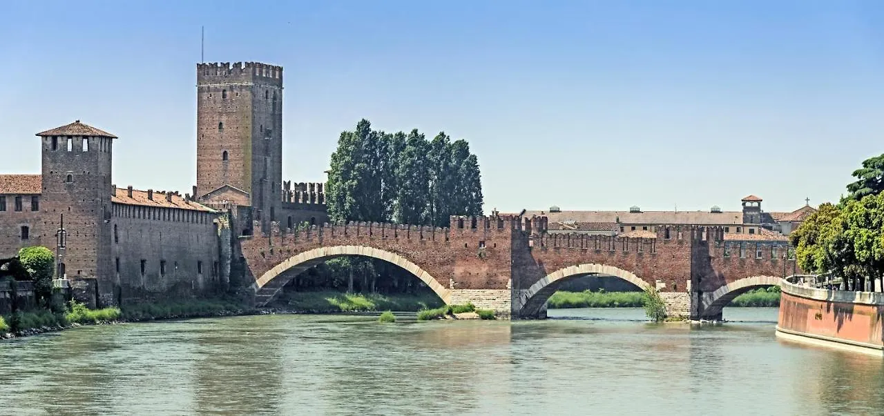 Castle View Lodge Intero Appartamento Verona Centro Storico 0*,  Italy