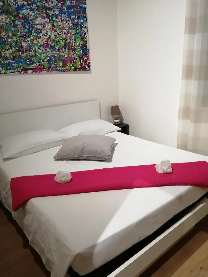 Castle View Lodge Intero Appartamento Verona Centro Storico Italy